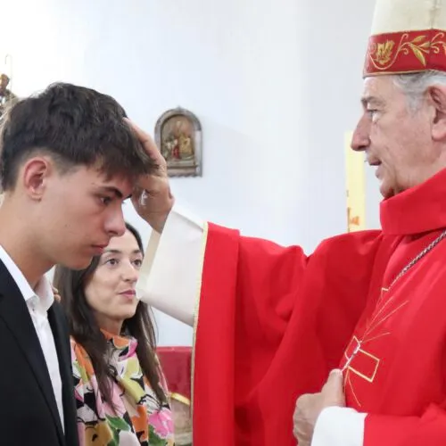 Confirmación en Casillas de Flores 