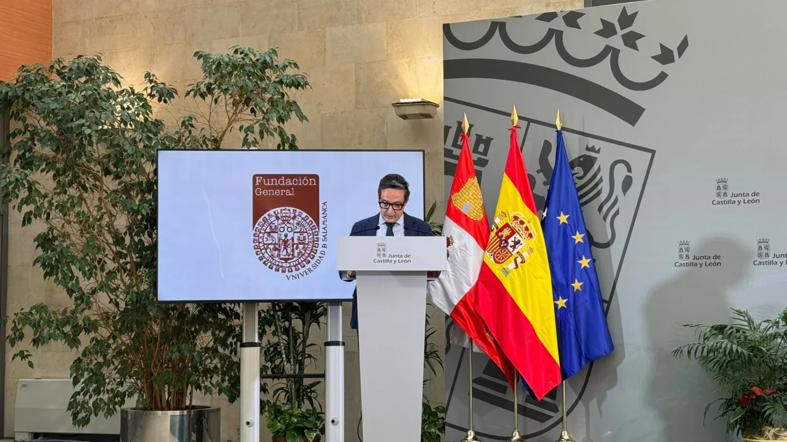 Foto 3 - La Junta y las universidades p&uacute;blicas impulsan becas de 10.000 euros para el retorno de talento