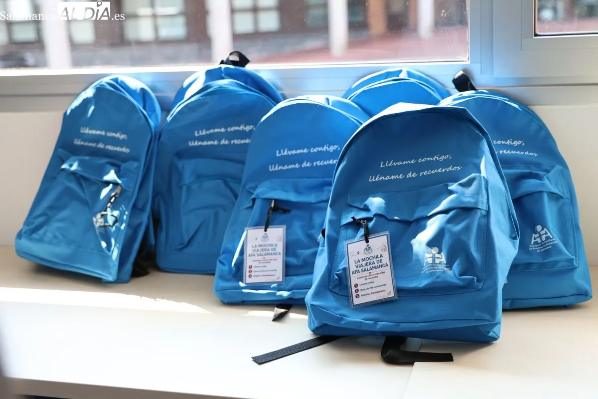 Mochilas solidarias para compartir el peso del Alzheimer y sumar apoyos en Salamanca | FOTOS: David Sañudo 