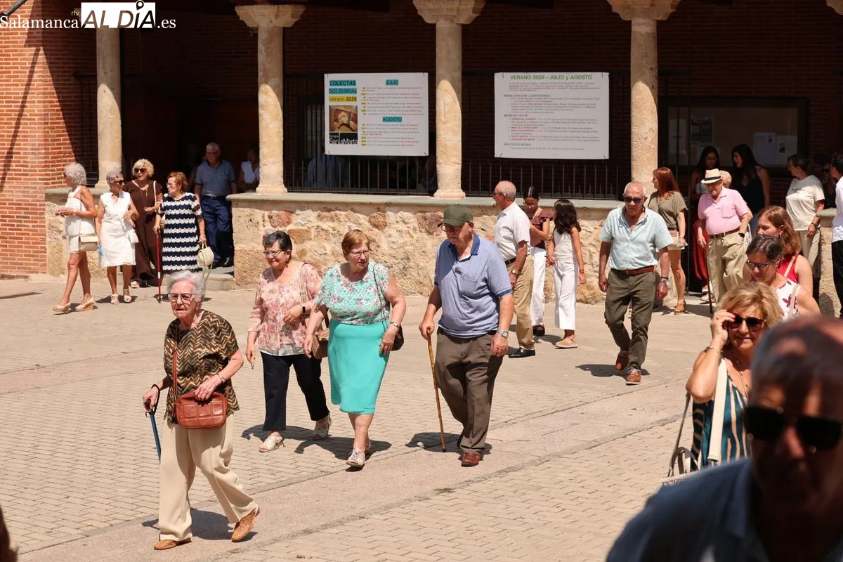 Santa Marta recorre las calles del municipio en su día grande para honrar a su patrona | FOTOS: David Sañudo 