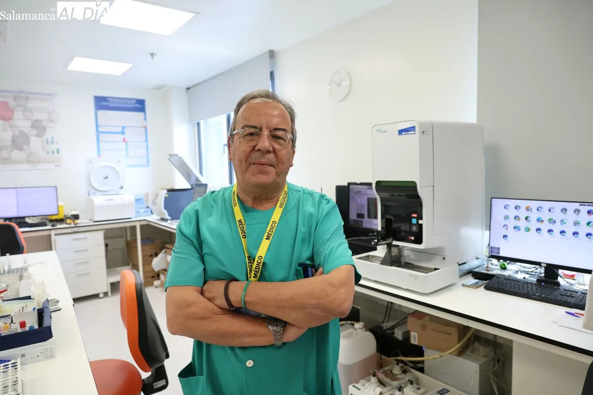 Así funciona por dentro el laboratorio de Análisis Clínicos del Hospital de Salamanca | FOTOS: David Sañudo