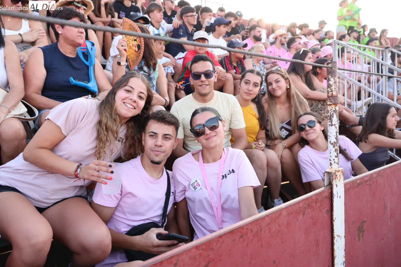 Diversión en la plaza de toros de Santa Marta con el Grand Prix y la capea de vaquillas. Fotos: David Sañudo
