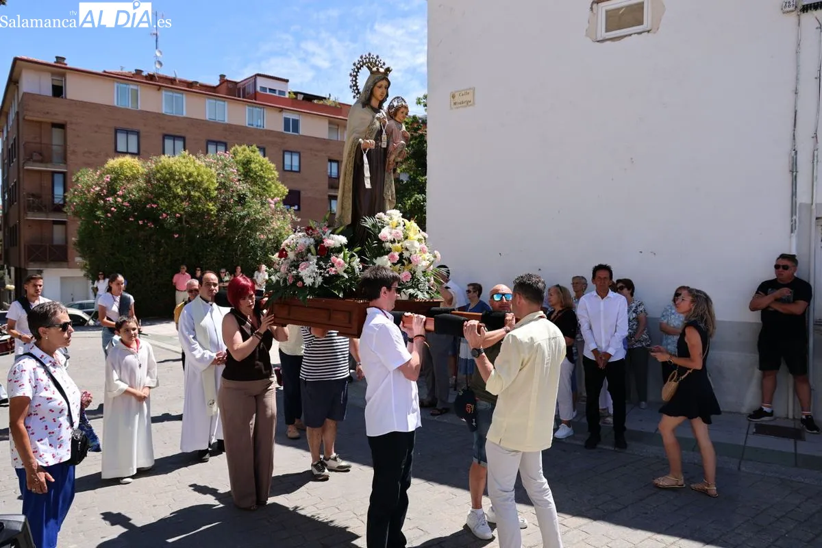 Devoción y tradición en Pizarrales con la procesión de la Virgen del Carmen | Fotos: David Sañudo