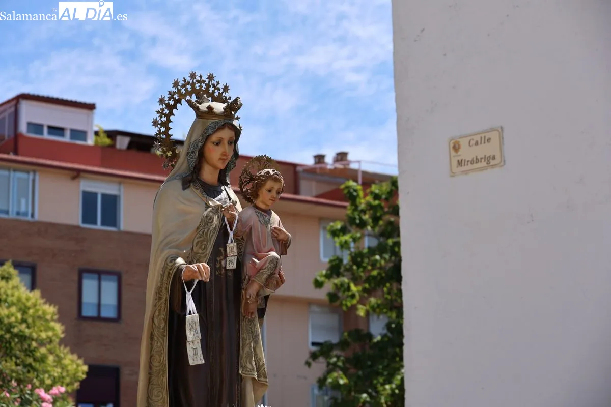 Devoción y tradición en Pizarrales con la procesión de la Virgen del Carmen | Fotos: David Sañudo