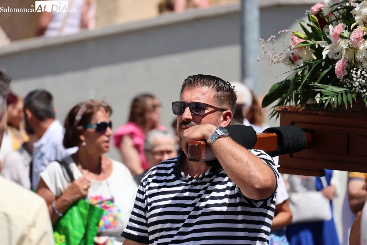 Devoción y tradición en Pizarrales con la procesión de la Virgen del Carmen | Fotos: David Sañudo