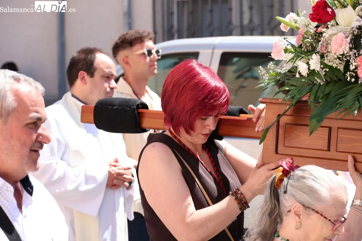 Devoción y tradición en Pizarrales con la procesión de la Virgen del Carmen | Fotos: David Sañudo