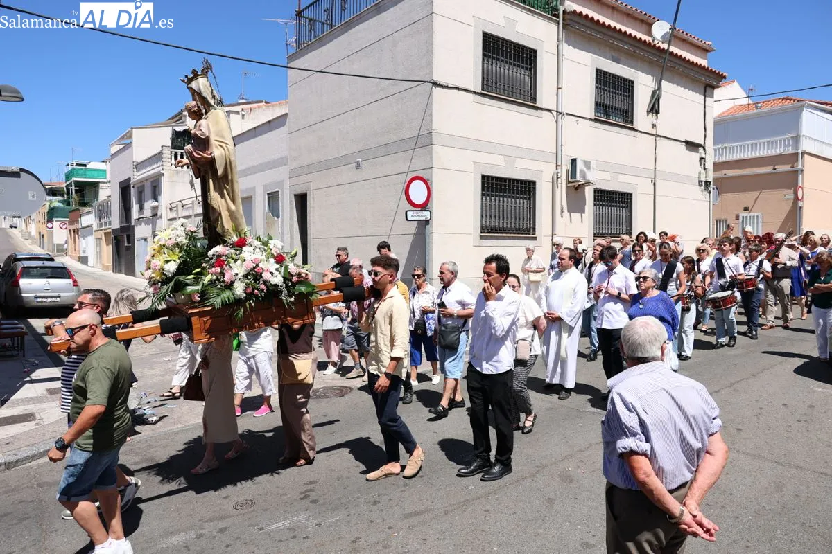Devoción y tradición en Pizarrales con la procesión de la Virgen del Carmen | Fotos: David Sañudo
