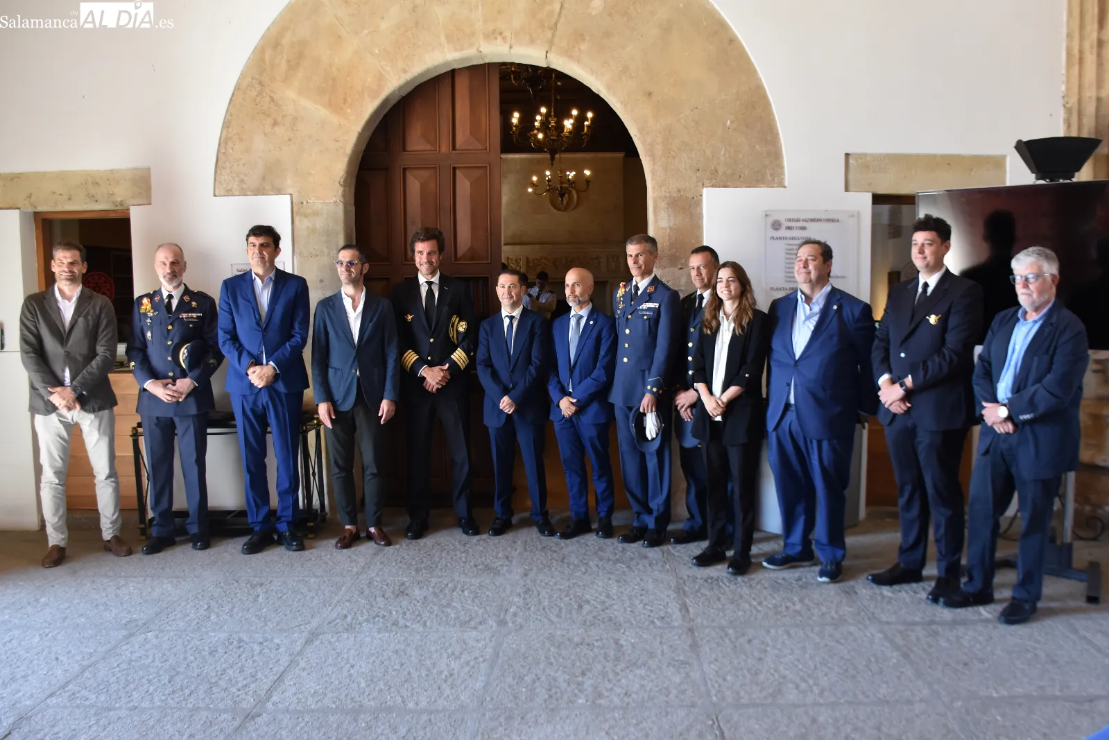 Emoción y entrega de alas en la graduación de las nuevas promociones de la Escuela de Pilotos Adventia-USAL. Fotos de MIguel González