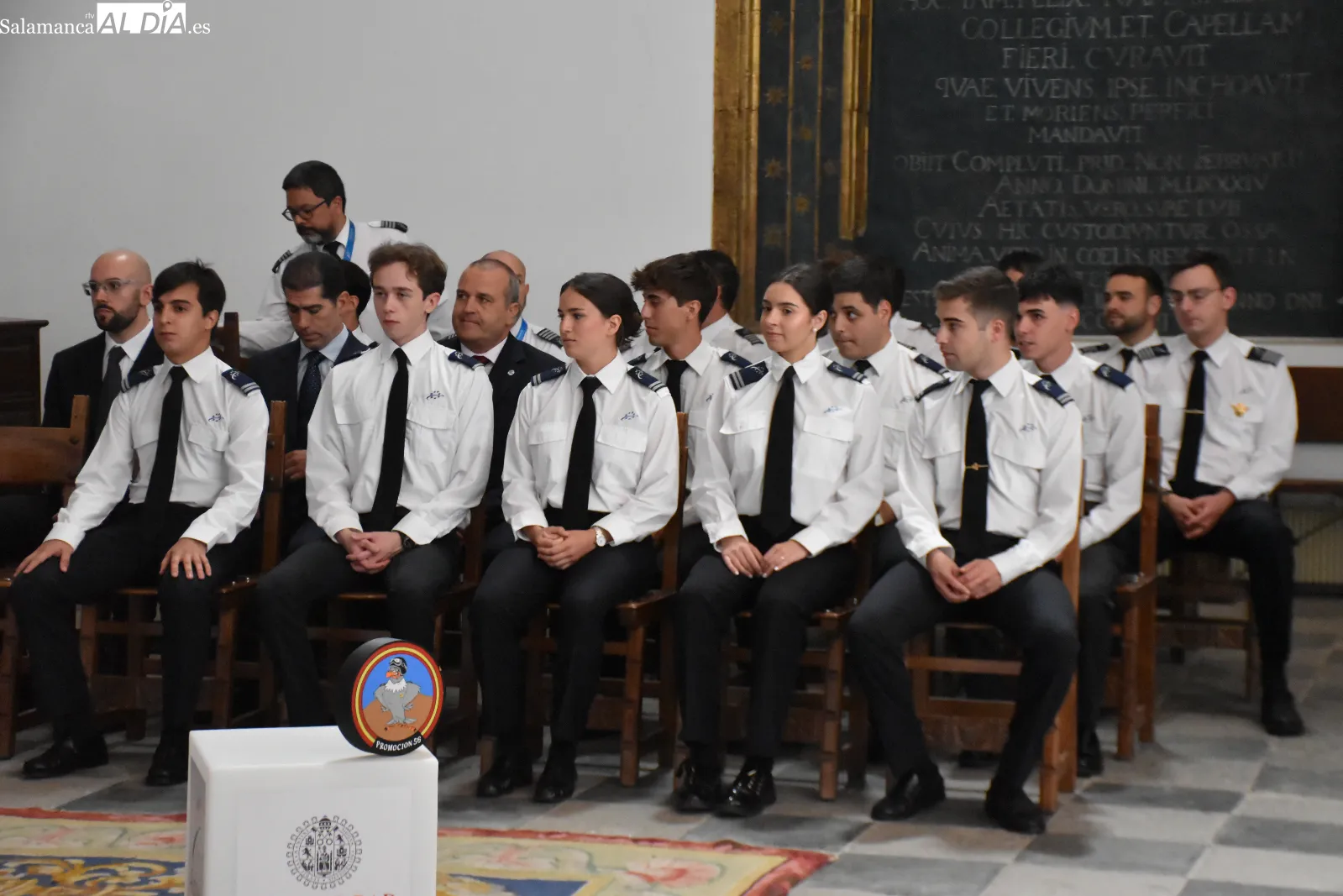 Emoción y entrega de alas en la graduación de las nuevas promociones de la Escuela de Pilotos Adventia-USAL. Fotos de MIguel González