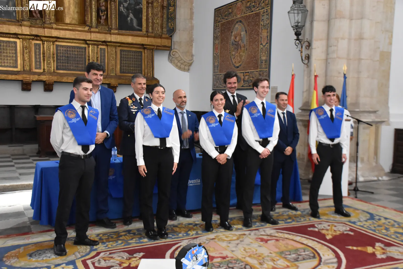 Emoción y entrega de alas en la graduación de las nuevas promociones de la Escuela de Pilotos Adventia-USAL. Fotos de MIguel González