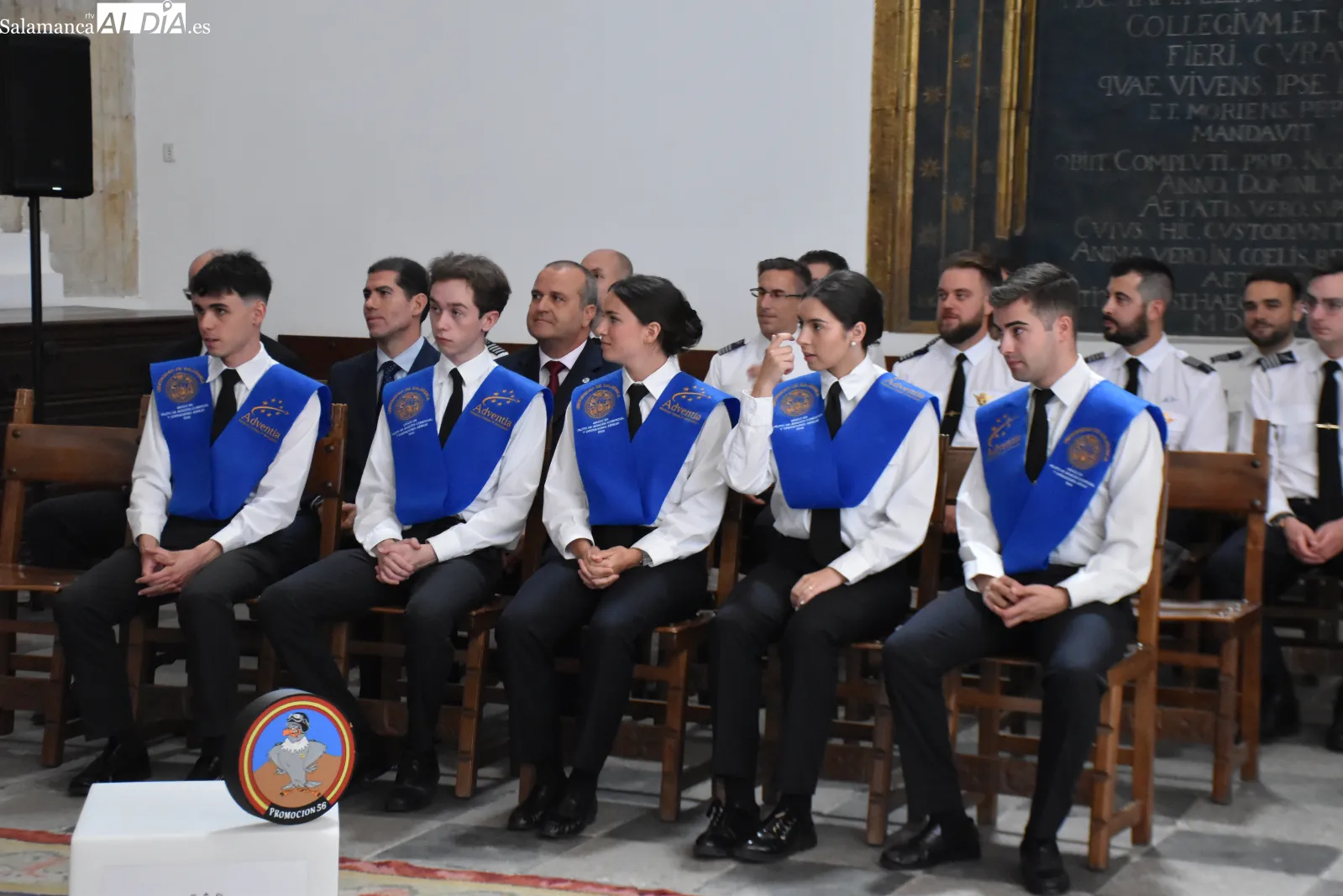 Emoción y entrega de alas en la graduación de las nuevas promociones de la Escuela de Pilotos Adventia-USAL. Fotos de MIguel González