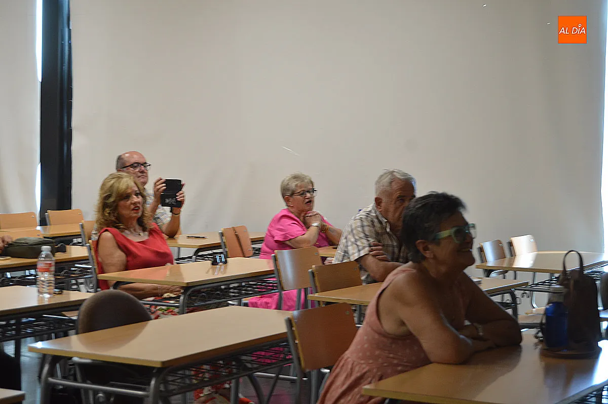 Foto 8 - Gran &eacute;xito en la charla divulgativa de Astrobiga sobre el eclipse solar 