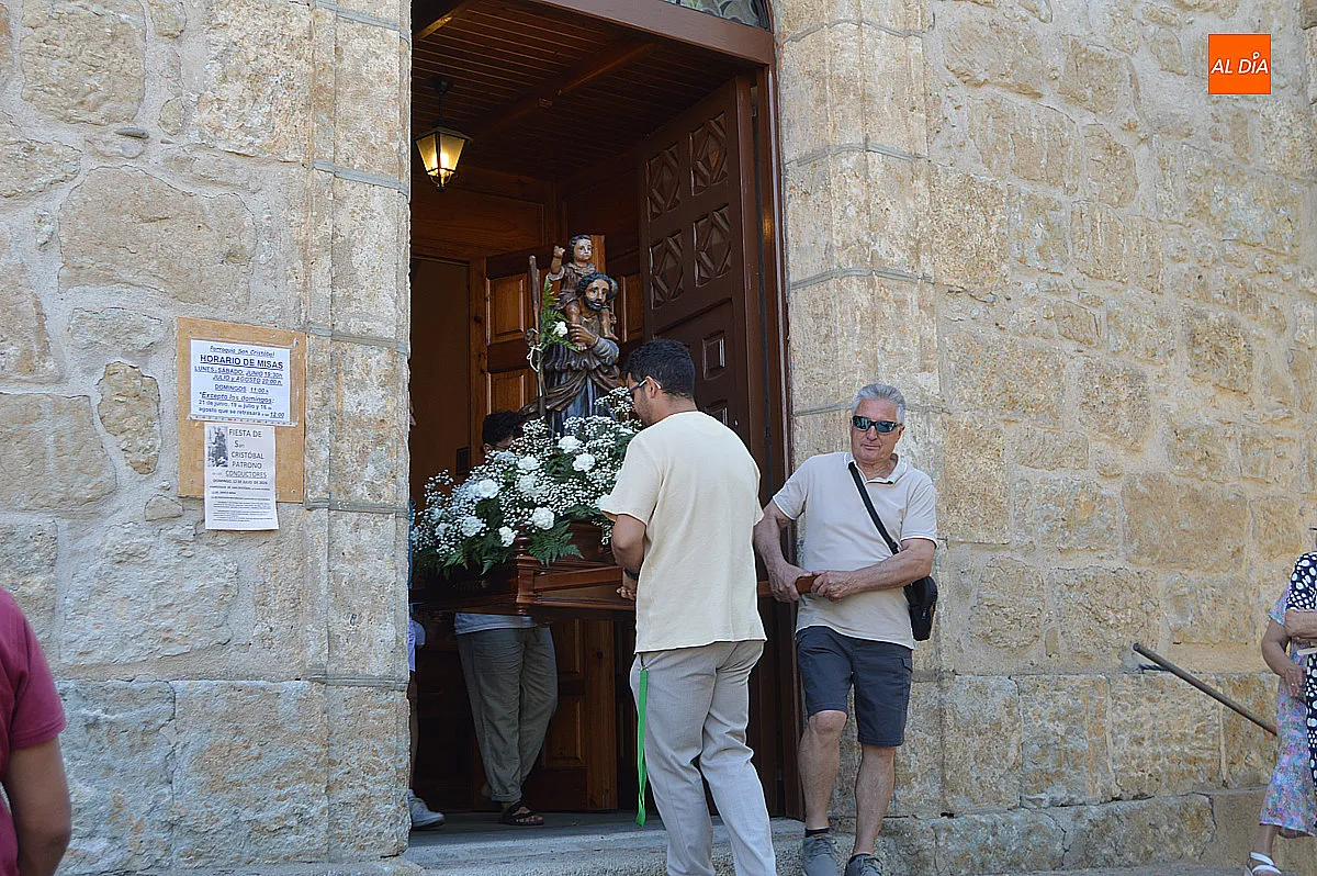 Procesión motorizada de la Parroquia de San Cristóbal en honor a su patrón 