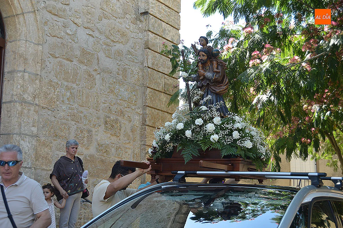 Procesión motorizada de la Parroquia de San Cristóbal en honor a su patrón 