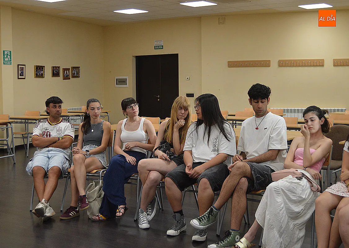 Foto 5 - El Divierteatro comienza a prepararse para la Feria de Teatro con la formaci&oacute;n de sus voluntarios