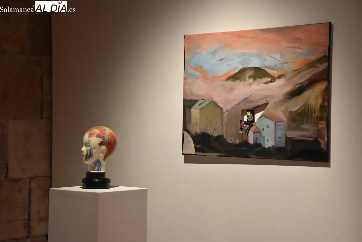 Una obra de 800 dibujos a lápiz protagoniza la nueva exposición de Alex Bow en Fonseca. Fotos de Miguel González