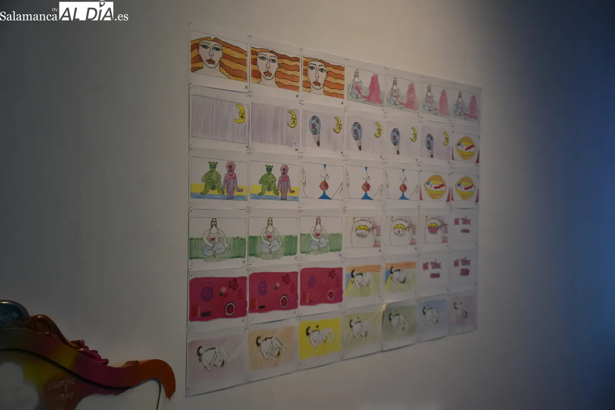 Una obra de 800 dibujos a lápiz protagoniza la nueva exposición de Alex Bow en Fonseca. Fotos de Miguel González