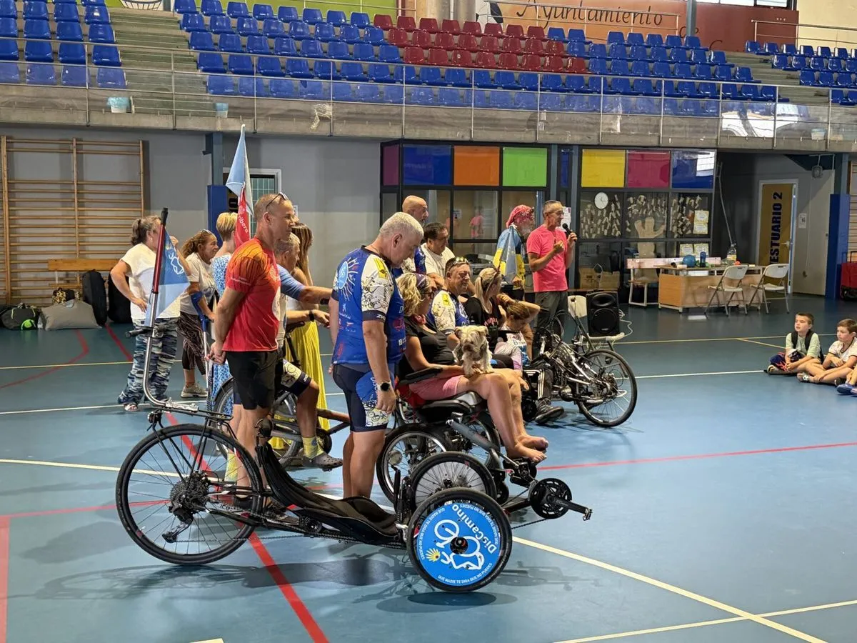 Foto 4 - La expedici&oacute;n inclusiva de 'Discamino' hace parada en Guijuelo en su reto hacia Santiago