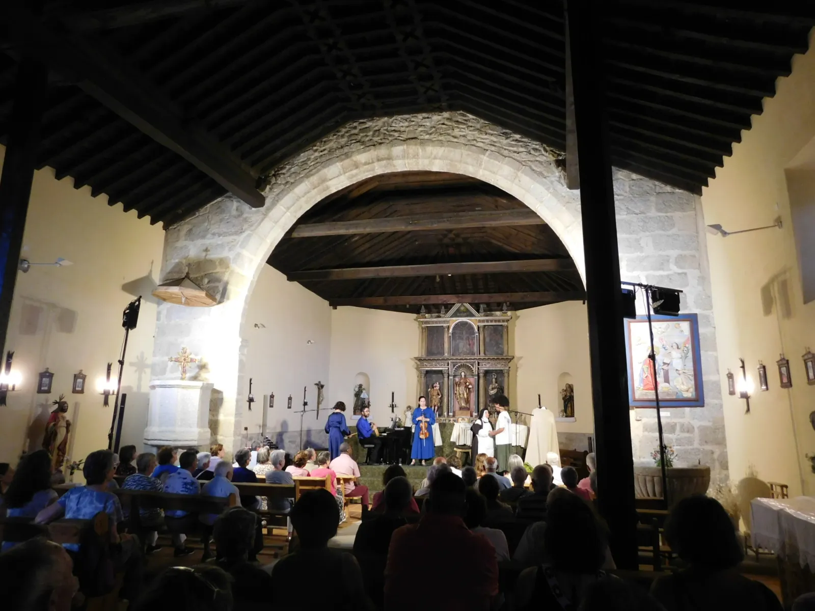 Foto 5 - El Tejado se emociona con la representaci&oacute;n de 'Juan, el esp&iacute;ritu del amor'