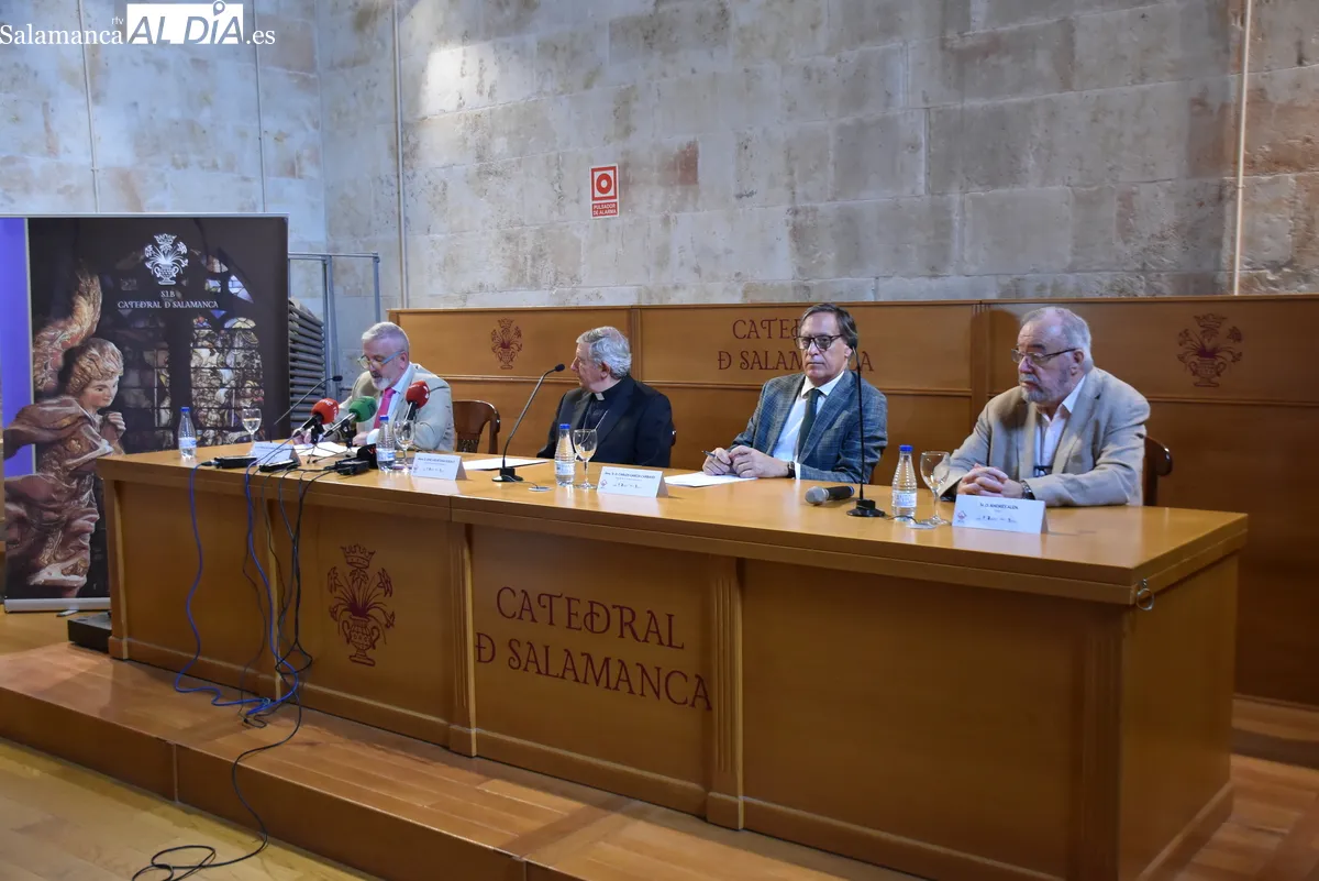 Presentación del cartel oficial del 37 Encuentro Nacional de Cofradías. Fotos de Miguel González
