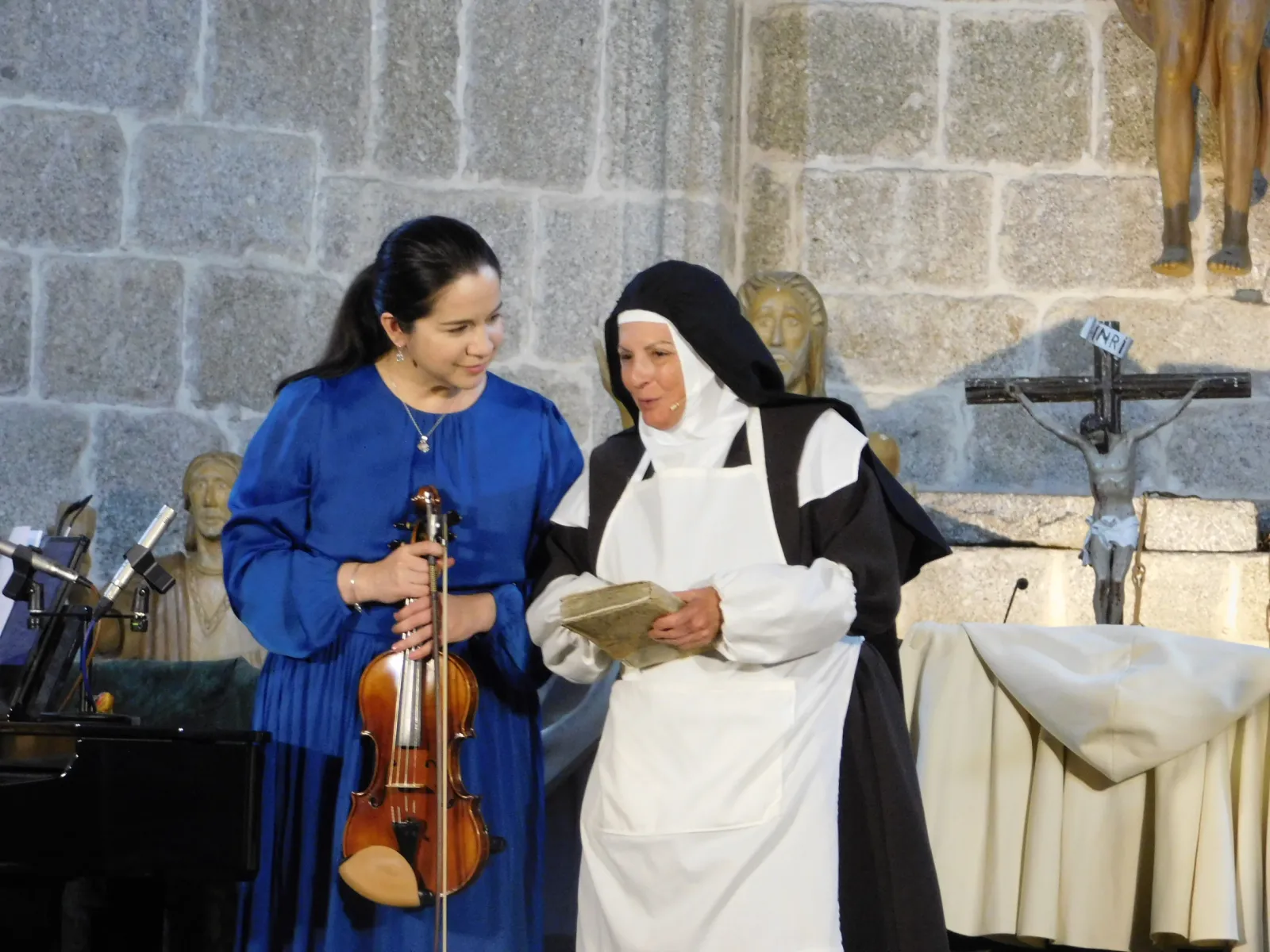 Foto 4 - Fuenterroble de Salvatierra acoge la representaci&oacute;n de 'Juan, el esp&iacute;ritu del amor'