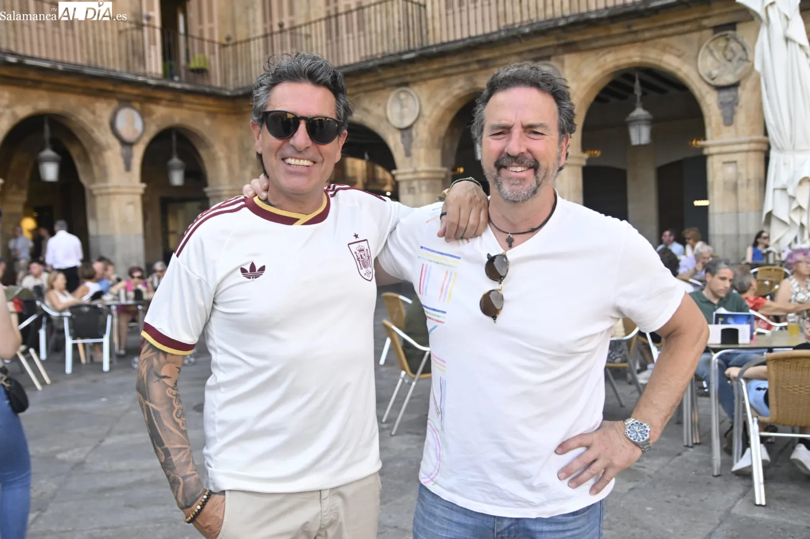 Foto 14 - FOTOS | Los salmantinos no se pierden el Espa&ntilde;a - B&eacute;lgica del Mundial para arrancar el fin de semana a lo grande