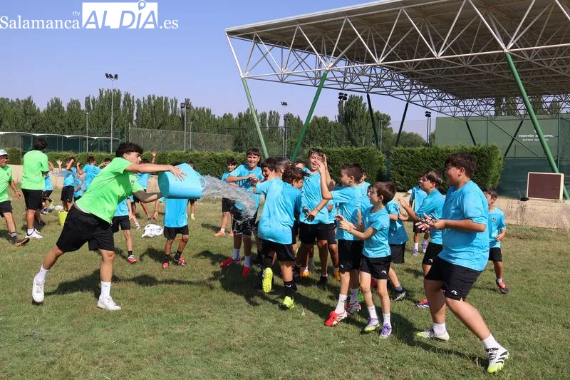 Foto 4 - El Campus de Verano del Alba de Tormes CF combina formaci&oacute;n y experiencias &uacute;nicas para los j&oacute;venes futbolistas