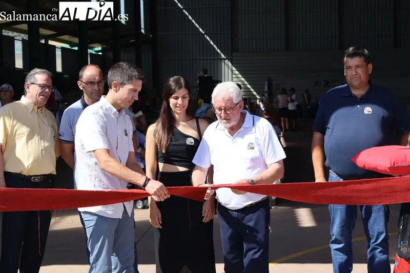 Foto 5 - La X Feria Agroalimentaria de Galinduste reivindica la artesan&iacute;a y el futuro del medio rural en una jornada multitudinaria