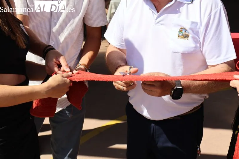 Foto 8 - La X Feria Agroalimentaria de Galinduste reivindica la artesan&iacute;a y el futuro del medio rural en una jornada multitudinaria