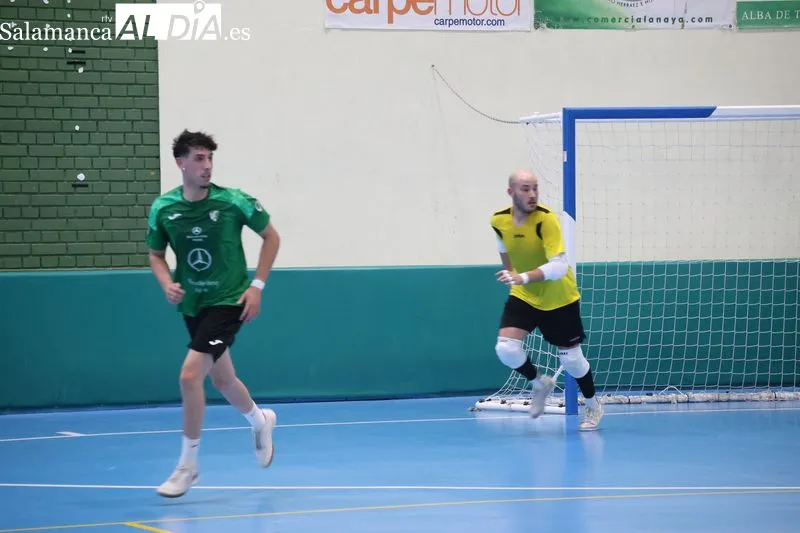 Foto 11 - Solfamidas y Espa&ntilde;a se jugar&aacute;n esta noche el t&iacute;tulo del Campeonato de Verano de F&uacute;tbol Sala de Alba de Tormes
