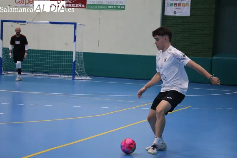 Foto 2 - Espa&ntilde;a culmina una remontada &eacute;pica y se proclama campe&oacute;n del IX Campeonato de Verano de F&uacute;tbol Sala de Alba de Tormes
