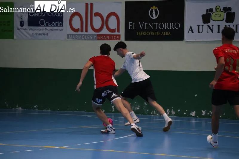 Foto 3 - Espa&ntilde;a culmina una remontada &eacute;pica y se proclama campe&oacute;n del IX Campeonato de Verano de F&uacute;tbol Sala de Alba de Tormes
