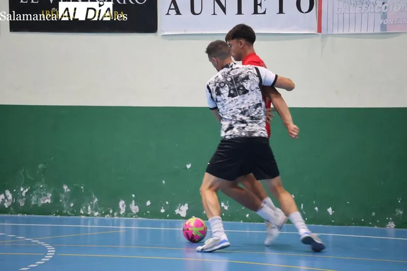 Foto 5 - Espa&ntilde;a culmina una remontada &eacute;pica y se proclama campe&oacute;n del IX Campeonato de Verano de F&uacute;tbol Sala de Alba de Tormes