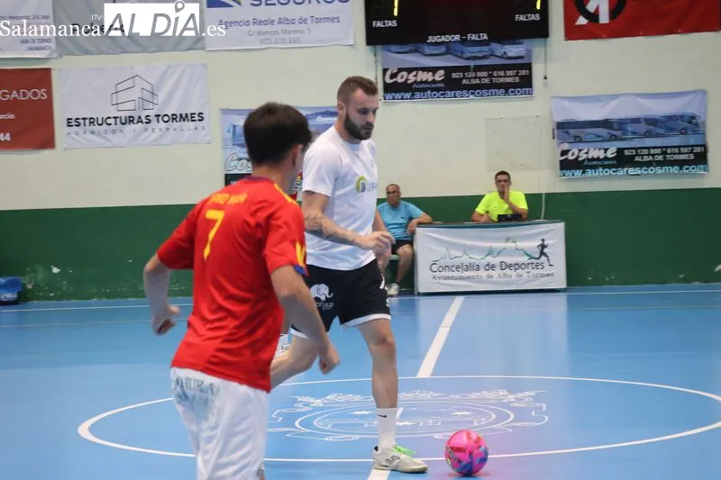 Foto 11 - Espa&ntilde;a culmina una remontada &eacute;pica y se proclama campe&oacute;n del IX Campeonato de Verano de F&uacute;tbol Sala de Alba de Tormes