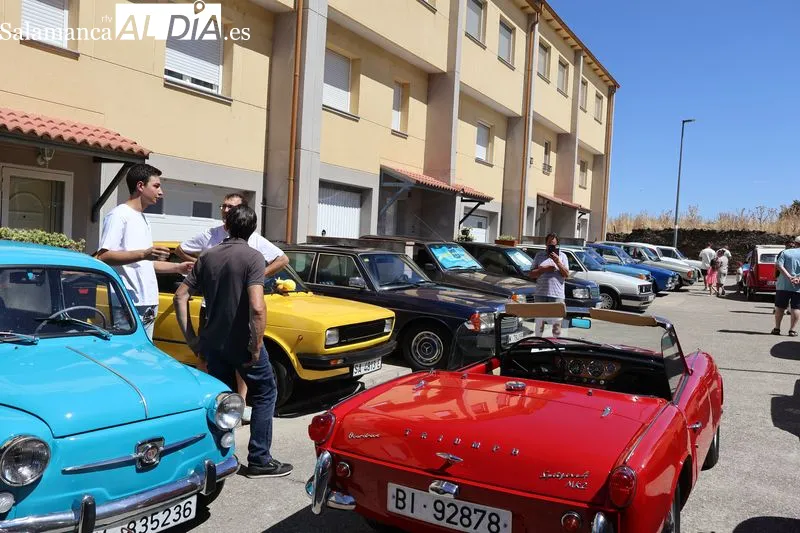 Foto 9 - Cerca de medio centenar de veh&iacute;culos participa en la III Concentraci&oacute;n de Coches Cl&aacute;sicos de la Residencia Gerialba