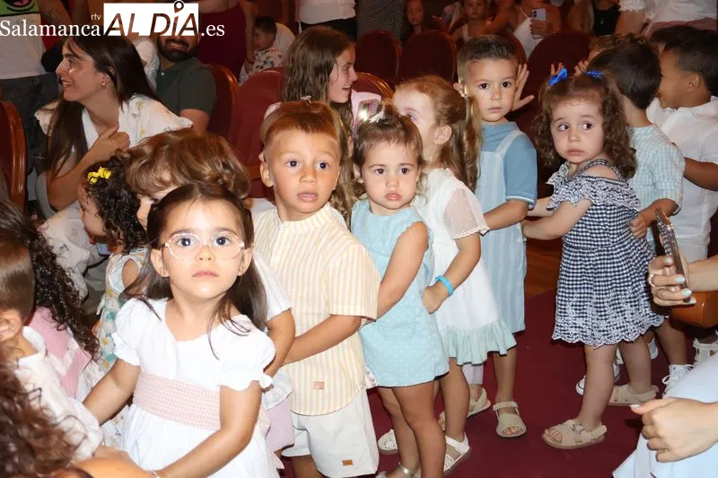 Foto 5 - Una treintena de alumnos se grad&uacute;a en la Escuela Infantil Municipal Villa Alba de Tormes