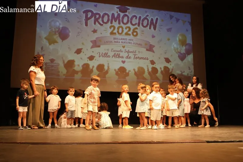 Foto 6 - Una treintena de alumnos se grad&uacute;a en la Escuela Infantil Municipal Villa Alba de Tormes