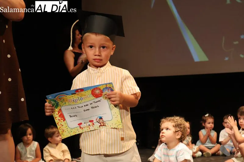 Foto 12 - Una treintena de alumnos se grad&uacute;a en la Escuela Infantil Municipal Villa Alba de Tormes