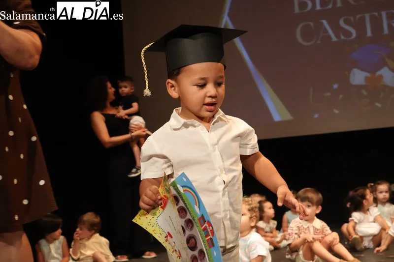 Foto 14 - Una treintena de alumnos se grad&uacute;a en la Escuela Infantil Municipal Villa Alba de Tormes