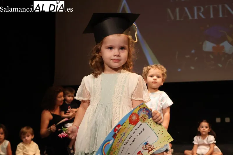 Foto 16 - Una treintena de alumnos se grad&uacute;a en la Escuela Infantil Municipal Villa Alba de Tormes