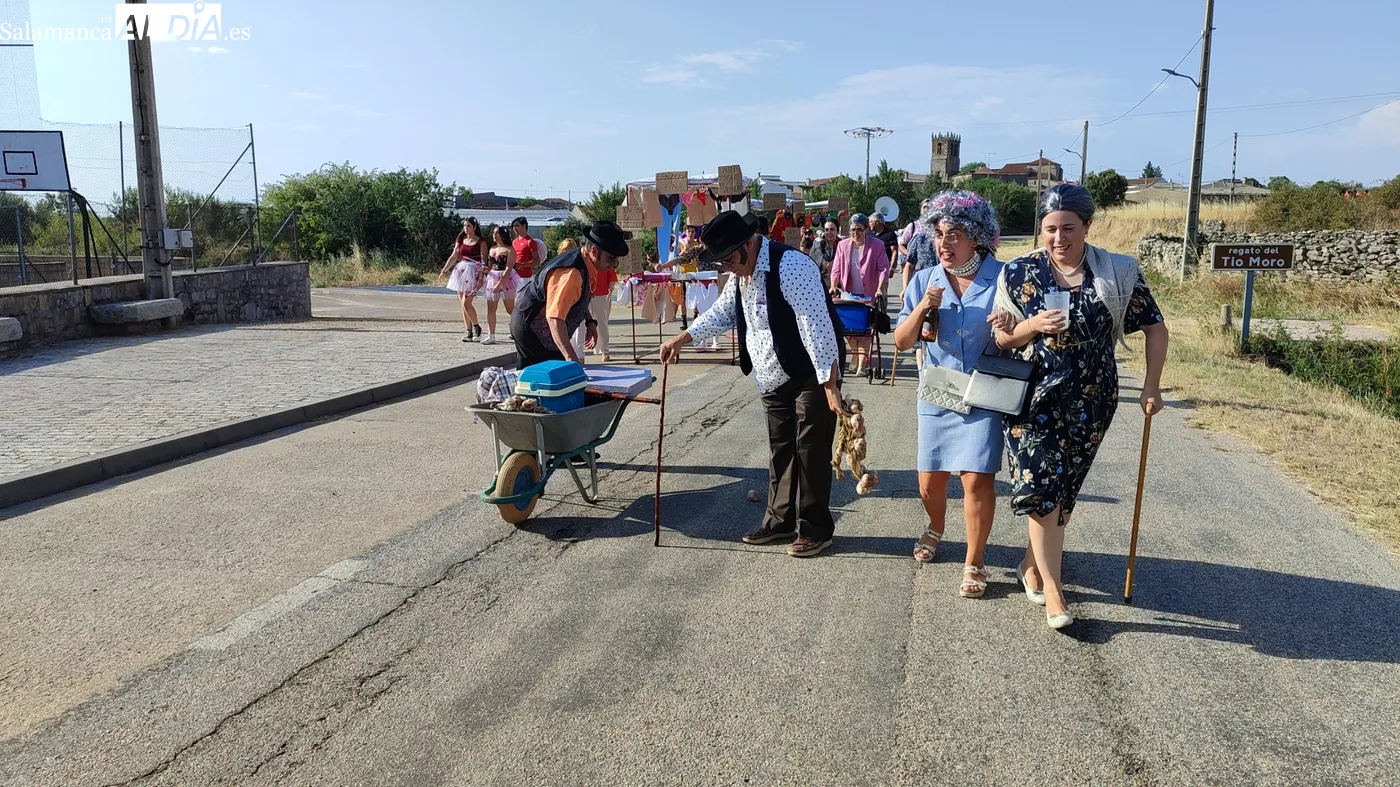 Fiesta de disfraces en Guadramiro / CORRAL