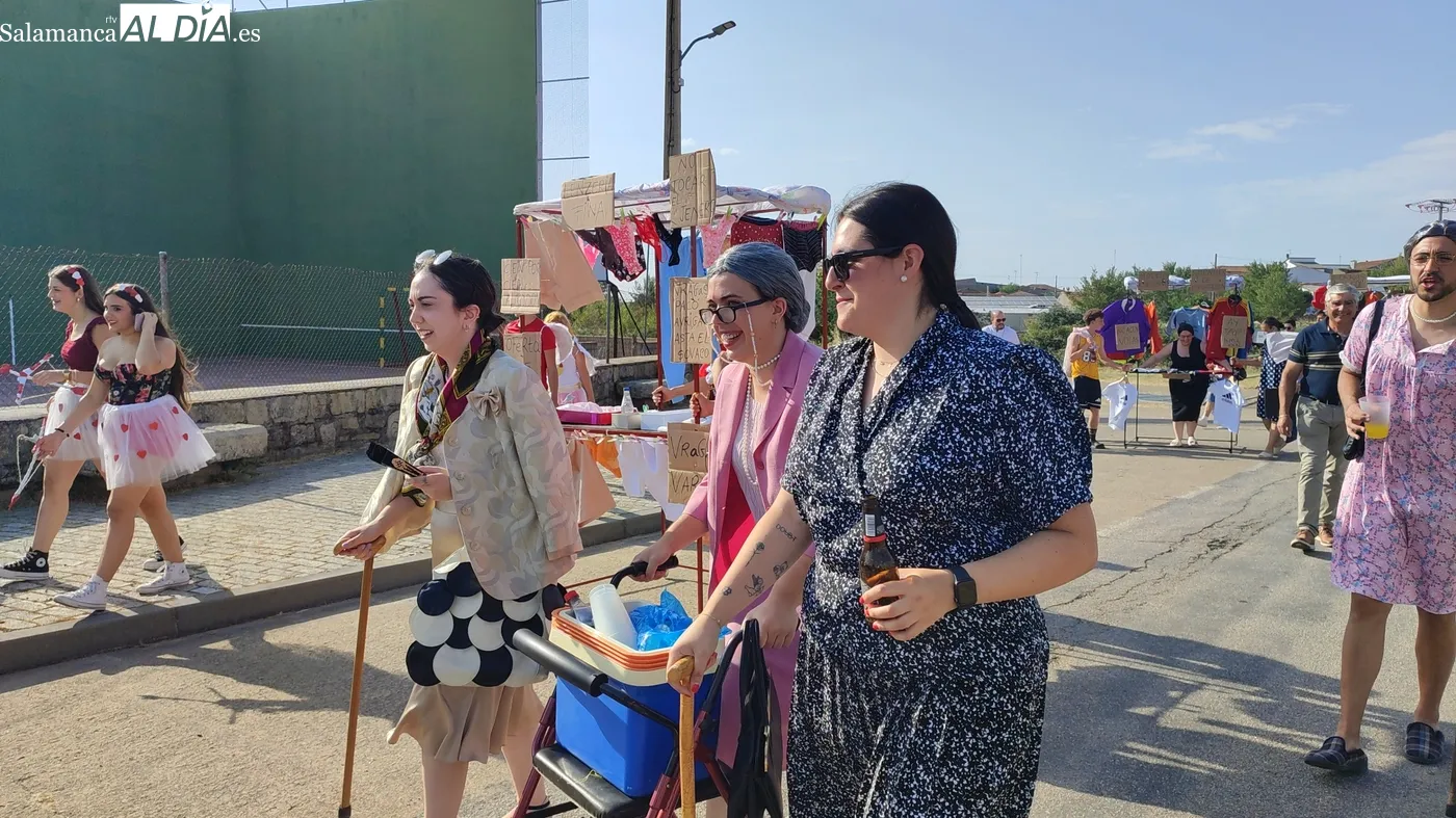 Fiesta de disfraces en Guadramiro / CORRAL