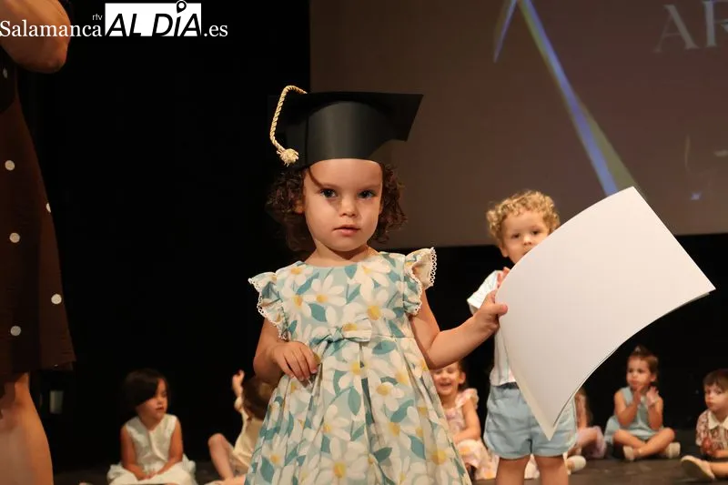 Foto 18 - Una treintena de alumnos se grad&uacute;a en la Escuela Infantil Municipal Villa Alba de Tormes