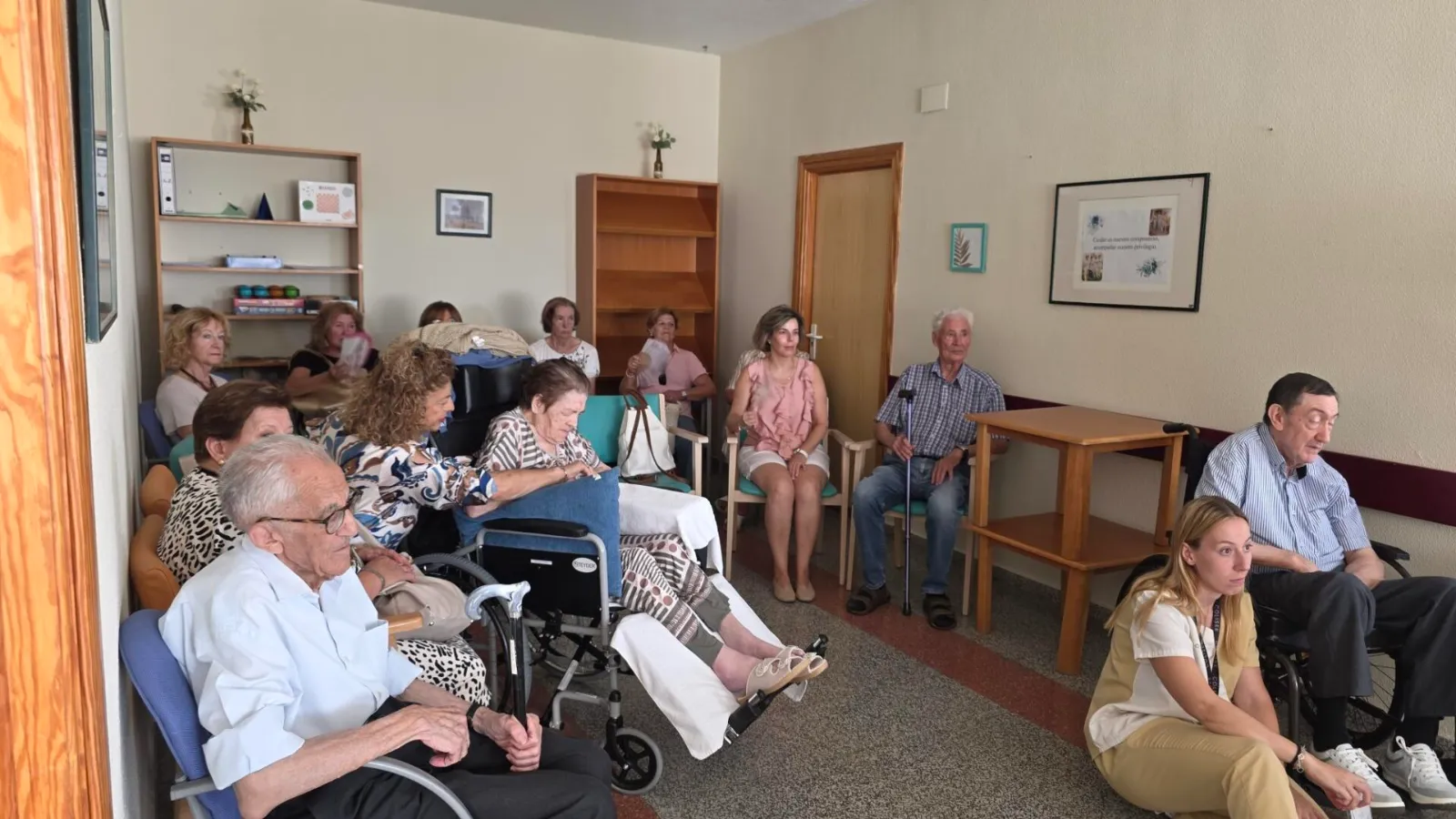 Foto 4 - Talleres de recuerdos, m&uacute;sica y bingo para conmemorar el D&iacute;a de los Abuelos en Guijuelo