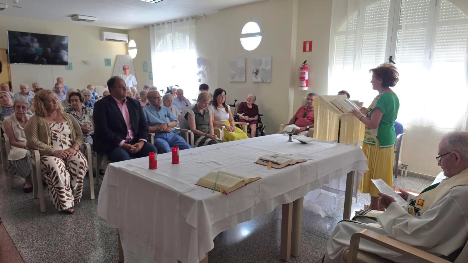 Foto 2 - Talleres de recuerdos, m&uacute;sica y bingo para conmemorar el D&iacute;a de los Abuelos en Guijuelo