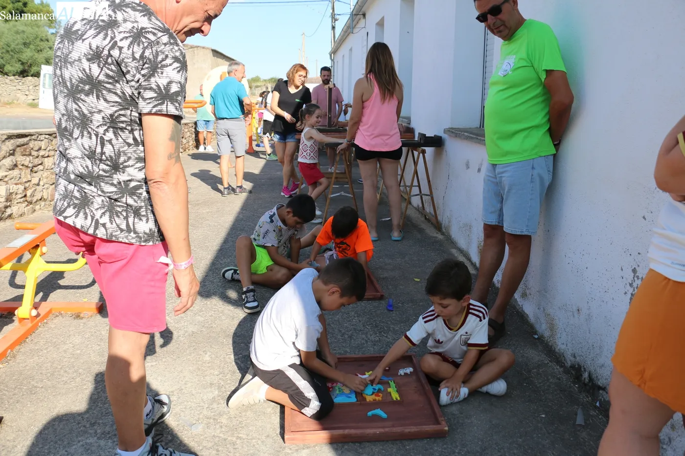 Entretenida tarde de fiestas en Villasbuenas para todas las edades / CORRAL