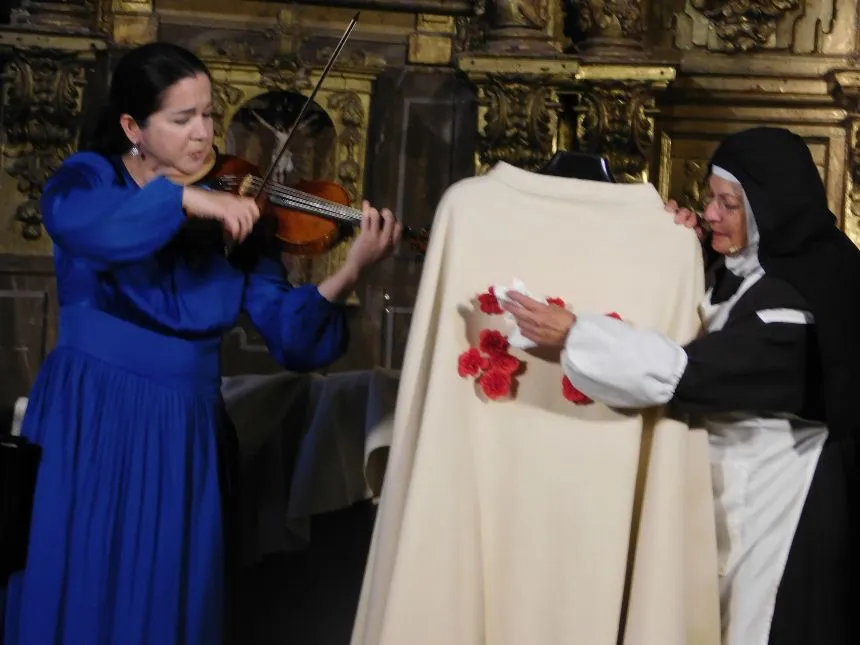 Foto 6 - El Pedroso de la Armu&ntilde;a se rinde a &lsquo;Juan, el esp&iacute;ritu del amor&rsquo;