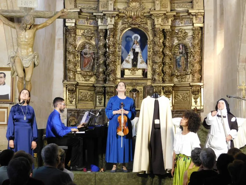 Foto 2 - El Pedroso de la Armu&ntilde;a se rinde a &lsquo;Juan, el esp&iacute;ritu del amor&rsquo;