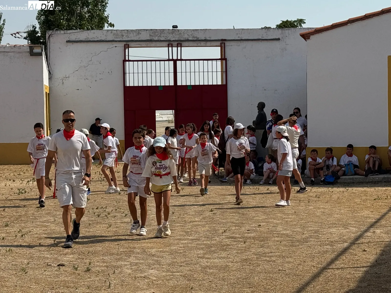 Foto 10 - Carreras, diversi&oacute;n y tradici&oacute;n en el esperado encierro infantil de San Ferm&iacute;n de los campamentos urbanos de verano
