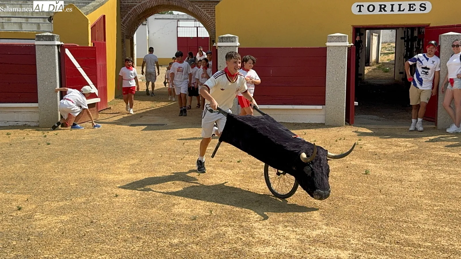 Foto 7 - Carreras, diversi&oacute;n y tradici&oacute;n en el esperado encierro infantil de San Ferm&iacute;n de los campamentos urbanos de verano